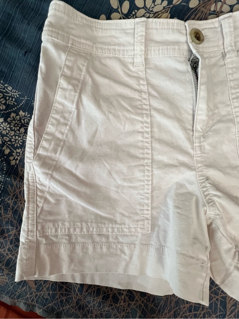 A New Day White Shorts, slash & flap pockets, high rise 2
